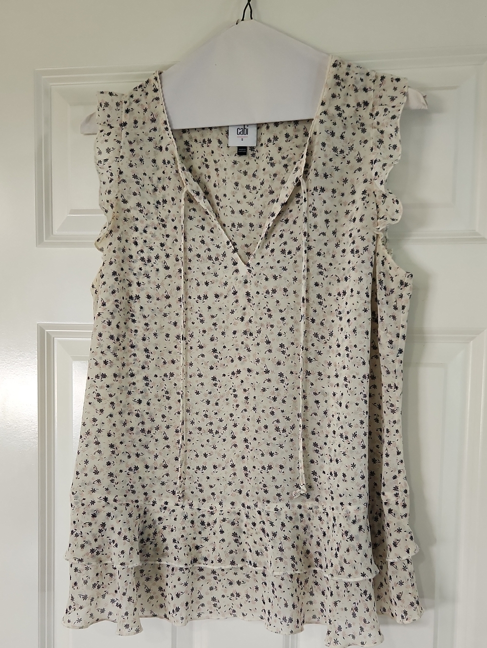 CAbi Cream Sleeveless Floral Ruffle Tie-Front Top